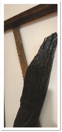 Rahmen aus Altholz mit Schrott-Metallband